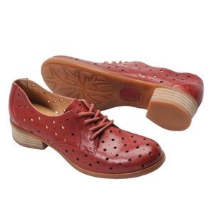 Born Dallyce Red Leather Laser Cut Lace-Up Oxford Heels 8.5
